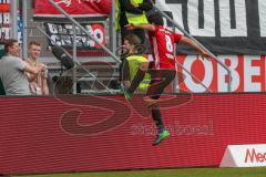 2. BL - Saison 2017/2018 - FC Ingolstadt 04 -1. FC Nürnberg - Robert Leipertz (#13 FCI) schiesst den 1:0 Führungstreffer - jubel - Almog Cohen (#8 FCI) freut sich und springt auf die Bande - Foto: Meyer Jürgen