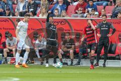 2. BL - Saison 2017/2018 - FC Ingolstadt 04 -1. FC Nürnberg - Stefan Leitl (Cheftrainer FCI) gibt Anweisungen - Foto: Meyer Jürgen