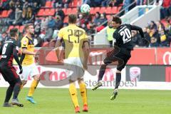 2. Bundesliga - Fußball - FC Ingolstadt 04 - Dynamo Dresden - Stefan Kutschke (20, FCI) Florian Ballas (23 Dresden)