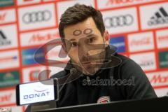 2. Bundesliga - Fußball - FC Ingolstadt 04 - VfL Bochum - Pressekonferenz nach dem Spiel Cheftrainer Stefan Leitl (FCI) entschuldigt sich bei den Fans für die schlechte Leistung