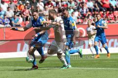 2. Bundesliga - Fußball - FC Ingolstadt 04 - Holstein Kiel - Rafael Czichos (5 Kiel) Robert Leipertz (13, FCI) Patrick Herrmann (19 Kiel)