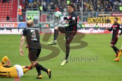 2. Bundesliga - Fußball - FC Ingolstadt 04 - Dynamo Dresden - Tobias Levels (3, FCI) Stefan Kutschke (20, FCI)