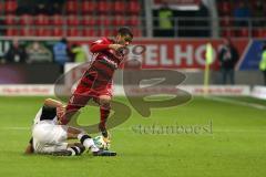 2. Bundesliga - Fußball - FC Ingolstadt 04 - SV Sandhausen - Daghfous, Nejmeddin (8 SV) stoppt Paulo Otavio (4, FCI)