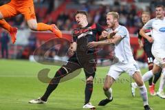 2. Bundesliga - Fußball - FC Ingolstadt 04 - 1. FC Heidenheim - Stefan Kutschke (20, FCI) und Sebastian Griesbeck (18 HDH) Zweikampf, in der Luft Torwart Kevin Müller (1 HDH)