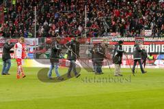 2. BL - Saison 2017/2018 - FC Ingolstadt 04 - Fortuna Düsseldorf - Greenkeeper nach dem Spiel - Foto: Meyer Jürgen