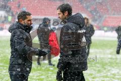 2. Bundesliga - Fußball - FC Ingolstadt 04 - FC St. Pauli - Cheftrainer Stefan Leitl (FCI) geht enttäuscht vom Platz, 0:1 Niederlage mit Co-Trainer Andre Mijatovic (FCI)