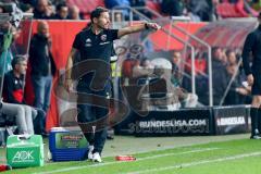 2. Bundesliga - Fußball - FC Ingolstadt 04 - SV Darmstadt 98 - 3:0 - Cheftrainer Stefan Leitl (FCI) gibt Anweisungen