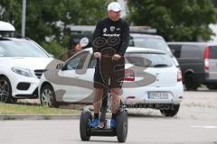 2. BL - Saison 2017/2018 - FC Ingolstadt 04 - Saisoneröffnung - Maik Walpurgis (Trainer FCI) beim Segway fahren - Foto: Meyer Jürgen