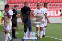 2. BL - Saison 2017/2018 - Testspiel - FC Ingolstadt 04 - FC Nantes - Maik Walpurgis (Trainer FCI) klatscht mit Alfredo Morales (#6 FCI) ab - Foto: Meyer Jürgen