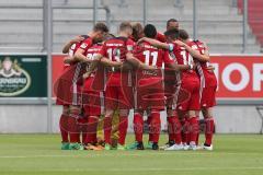 2. BL - Saison 2017/2018 - FC Ingolstadt 04 - VFB Eichstätt - Freundschaftsspiel - Die Mannschaft bildet einen Kreis vor dem Spiel - Foto: Meyer Jürgen
