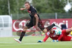 2. Bundesliga - Fußball - Testspiel - FC Ingolstadt 04 - Karlsruher SC - Angriff Marcel Gaus (19, FCI) scheitert an Torwart Dirk Orlishausen (KSC)