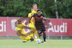 2. Bundesliga - Fußball - Testspiel - FC Ingolstadt 04 - Karlsruher SC - Angriff Darío Lezcano (11, FCI) hinten David Pisot (3 KSC)