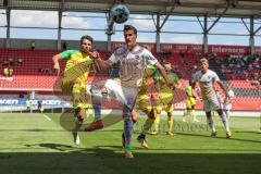 2. Bundesliga - Testspiel - Fußball - FC Ingolstadt 04 - FC Nantes - mitte Stefan Kutschke (20, FCI) Zweikampf