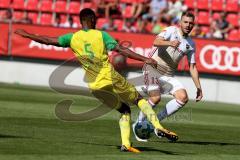 2. BL - Saison 2017/2018 - Testspiel - FC Ingolstadt 04 - FC Nantes - Robert Leipertz (#13 FCI) - Dubois Leo FC Nantes gelb - Foto: Meyer Jürgen