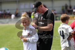 2. Bundesliga - Fußball - Testspiel - FC Ingolstadt 04 - SV Wehen Wiesbaden - nach dem Spiel Autogramm von  Cheftrainer Maik Walpurgis (FCI)
