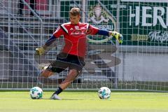 2. BL - Saison 2017/2018 - Testspiel - FC Ingolstadt 04 - FC Nantes - Martin Hansen (#35 Torwart FCI) beim warm machen - Foto: Meyer Jürgen