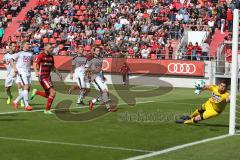 2. BL - Saison 2017/2018 - FC Ingolstadt 04 - VFB Eichstätt - Freundschaftsspiel - Markus Suttner (#29 FCI) mit einem direkt verwandelten Freistoss - Bauer Thomas Torwart VFB Eichstätt - Foto: Meyer Jürgen