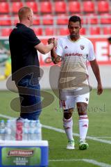 2. BL - Saison 2017/2018 - Testspiel - FC Ingolstadt 04 - FC Nantes - Maik Walpurgis (Trainer FCI) klatscht mit Marvin Matip (#34 FCI) ab - Foto: Meyer Jürgen