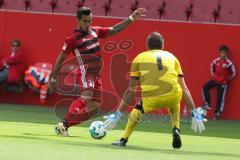 2. BL - Saison 2017/2018 - FC Ingolstadt 04 - VFB Eichstätt - Freundschaftsspiel - Dario Lezcano (#11 FCI) - Thomas Bauer Torwart Eichstätt - Foto: Meyer Jürgen