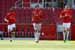 2. BL - Saison 2017/2018 - Testspiel - FC Ingolstadt 04 - FC Nantes - Marcel Tisserant (#32) - Roman Bregerie (#18 FCI) - Phil Neumann (#26 FCI) beim warm machen - Foto: Meyer Jürgen