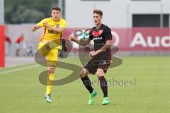 2. Bundesliga - Fußball - Testspiel - FC Ingolstadt 04 - Karlsruher SC - rechts Phil Neumann (26, FCI)