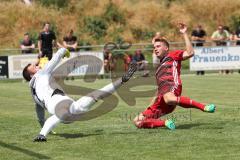 2. Bundesliga - Fußball - Testspiel - FC Ingolstadt 04 - SV Wehen Wiesbaden - rechts Robert Leipertz (13, FCI) köpft den Abpraller ins Tor, Torwart Markus Kolke /WW) chancenlos, Jubel