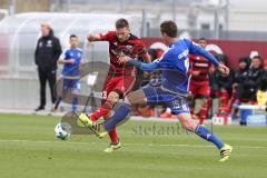 2. Bundesliga - Fußball - Testspiel - FC Ingolstadt 04 - SpVgg Unterhaching - Schuß Robert Leipertz (13, FCI) und rechts Christoph Greger (SpVgg 15)