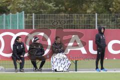 2. Bundesliga - Fußball - Testspiel - FC Ingolstadt 04 - SpVgg Unterhaching - Co-Trainer Andre Mijatovic (FCI) Torwarttrainer Martin Scharfer (FCI) Sportdirektor Angelo Vier (FCI) Cheftrainer Stefan Leitl (FCI)