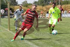 2. Bundesliga - Fußball - Testspiel - FC Ingolstadt 04 - SV Wehen Wiesbaden - Robert Leipertz (13, FCI) und links Torwart Markus Kolke (WW) und rechts Sascha Mockenhaupt (WW)