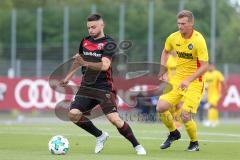 2. Bundesliga - Fußball - Testspiel - FC Ingolstadt 04 - Karlsruher SC - Angriff Zweikampf links Maurice Multhaup (31, FCI)