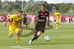 2. Bundesliga - Fußball - Testspiel - FC Ingolstadt 04 - Karlsruher SC - rechts Zweikampf Stefan Kutschke (20, FCI)