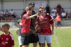 2. Bundesliga - Fußball - Testspiel - FC Ingolstadt 04 - SV Wehen Wiesbaden - nach dem Spiel Selfie mit dem Cheftrainer Maik Walpurgis (FCI)