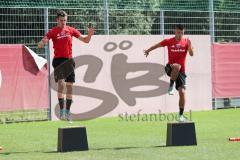 2. Bundesliga - Fußball - FC Ingolstadt 04 - Auftakttraining, neue Saison 2017/2018, Audi Sportpark Trainingsgelände - Stefan Kutschke (20, FCI) und Alfredo Morales (6, FCI)