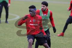 2. Bundesliga - Fußball - FC Ingolstadt 04 - Training - Neuzugänge - Frederic Ananou (2, FCI) Spezial Maske im Gesicht, Nasenbeinbruch und rechts Almog Cohen (8, FCI)