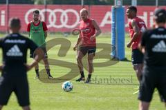 2. BL - Saison 2017/2018 - FC Ingolstadt 04 - Training - Christian Träsch (#28 FCI) links - Tobias Levels (#3 FCI) - Foto: Meyer Jürgen