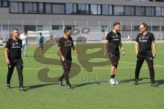 2. Bundesliga - Fußball - FC Ingolstadt 04 - Training - Interimstrainer Cheftrainer Stefan Leitl (FCI) übernimmt, erstes Training - Ganz zum Platz, Co-Trainer Ersin Demir (FCI) Cheftrainer Stefan Leitl (FCI) Videoanalyst Matthias Grote rechts Co-Trainer M