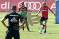 2. BL - Saison 2017/2018 - FC Ingolstadt 04 - Training - Christian Träsch (#28 FCI) links - Tobias Levels (#3 FCI) - Foto: Meyer Jürgen