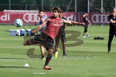 2. Bundesliga - Fußball - FC Ingolstadt 04 - Training - Interimstrainer Cheftrainer Stefan Leitl (FCI) übernimmt, erstes Training - Torschuß Training Übung Romain Brégerie (18, FCI)