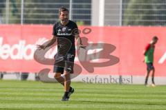 2. BL - Saison 2017/2018 - FC Ingolstadt 04 - Training - Stefan Leitl (Trainer FCI) gibt Anweisungen - Foto: Meyer Jürgen