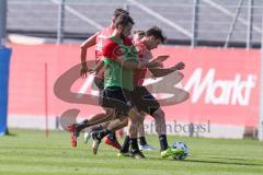 2. BL - Saison 2017/2018 - FC Ingolstadt 04 - Training - Antonio Colak (#7 FCI) links - Christian Träsch (#28 FCI) grün - Foto: Meyer Jürgen