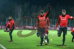 2. BL - Saison 2017/2018 - FC Ingolstadt 04 - Trainingsstart in die Rückrunde - Antonio Colak (#7 FCI) und Hauke Wahl (#25 FCI) - beim Stretching - Foto: Meyer Jürgen