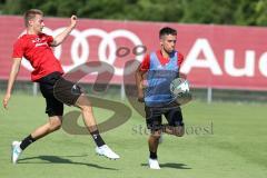 2. Bundesliga - Fußball - FC Ingolstadt 04 - Auftakttraining, neue Saison 2017/2018, Audi Sportpark Trainingsgelände - Zweikampf Hauke Wahl (25, FCI) Stefan Lex (14, FCI)