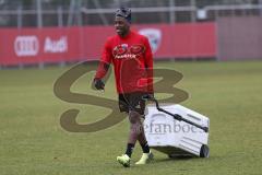 2. Bundesliga - Fußball - FC Ingolstadt 04 - Training - Neuzugänge - Neuzugang nach dem Training, Frederic Ananou (2, FCI) mit Spezial Maske im Gesicht, Nasenbeinbruch