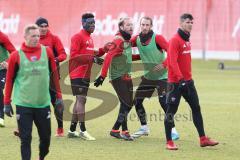 2. Bundesliga - Fußball - FC Ingolstadt 04 - Training - Neuzugänge - mitte Frederic Ananou (2, FCI) Spezial Maske im Gesicht, rechts daneben Patrick Ebert (7, FCI) und Moritz Hartmann (9, FCI)