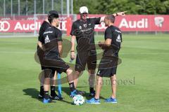 2. Bundesliga - Fußball - FC Ingolstadt 04 - Auftakttraining, neue Saison 2017/2018, Audi Sportpark Trainingsgelände - alle Trainer zusammen, Co-Trainer Michael Henke (FCI) Co-Trainer Ovid Hajou (FCI) und Cheftrainer Maik Walpurgis (FCI) und Fitnesstraine