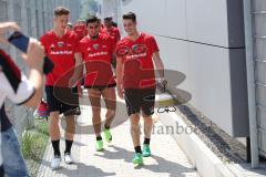 2. Bundesliga - Fußball - FC Ingolstadt 04 - Auftakttraining, neue Saison 2017/2018, Audi Sportpark Trainingsgelände - Phil Neumann (26, FCI) Darío Lezcano (11, FCI) Gianluca Rizzo (36, FCI)