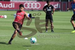 2. Bundesliga - Fußball - FC Ingolstadt 04 - Training - Interimstrainer Cheftrainer Stefan Leitl (FCI) übernimmt, erstes Training - Torschuß Training Übung Almog Cohen (8, FCI)