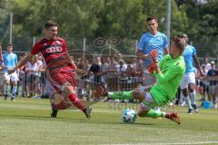 B-Junioren Bayernliga- U17 - FC Ingolstadt - TSV 1860 München - Bas Emir rot FCI - Zech Ludwig Torwart 1860 München - Foto: Jürgen Meyer