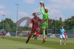 B-Junioren Bayernliga- U17 - FC Ingolstadt - TSV 1860 München - Bas Emir rot FCI - Zech Ludwig Torwart 1860 München - Foto: Jürgen Meyer
