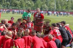 B-Junioren Bayernliga- U17 - FC Ingolstadt - TSV 1860 München - Die Mannschaft nach dem Spiel - jubel - Foto: Jürgen Meyer
